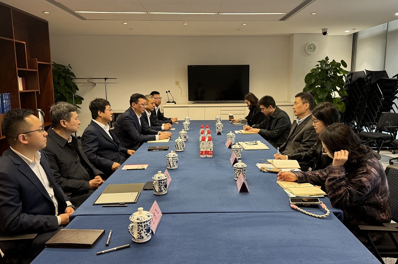 3月27日 公司党委书记、董事长姚卫东带队拜访中国信托业协会党委书记刘峰.jpg