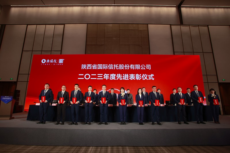 171721199480910964.jpg 颁奖.jpg